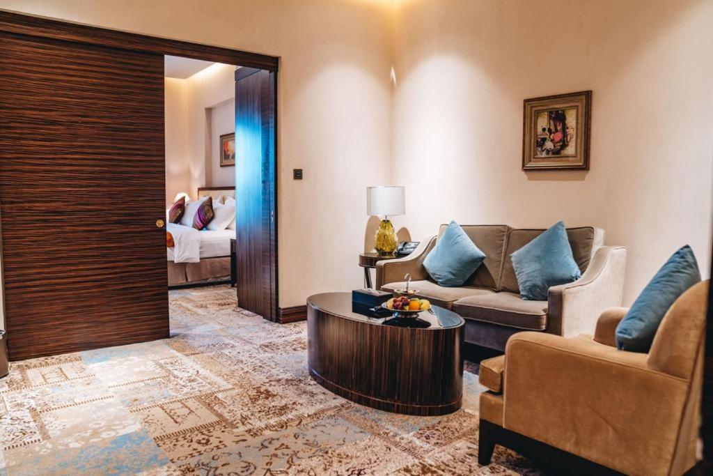 Hotel Warwick Al Khobar Esterno foto