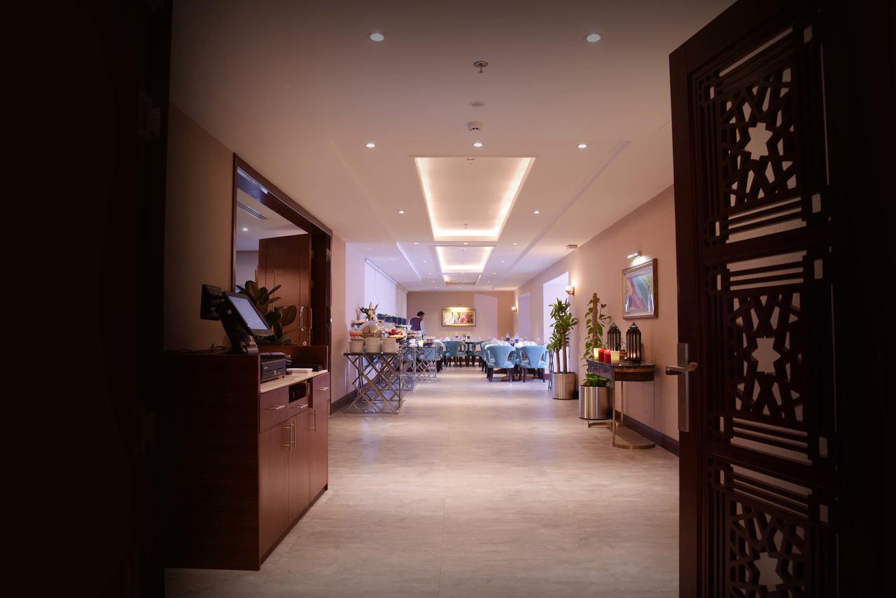 Hotel Warwick Al Khobar Esterno foto